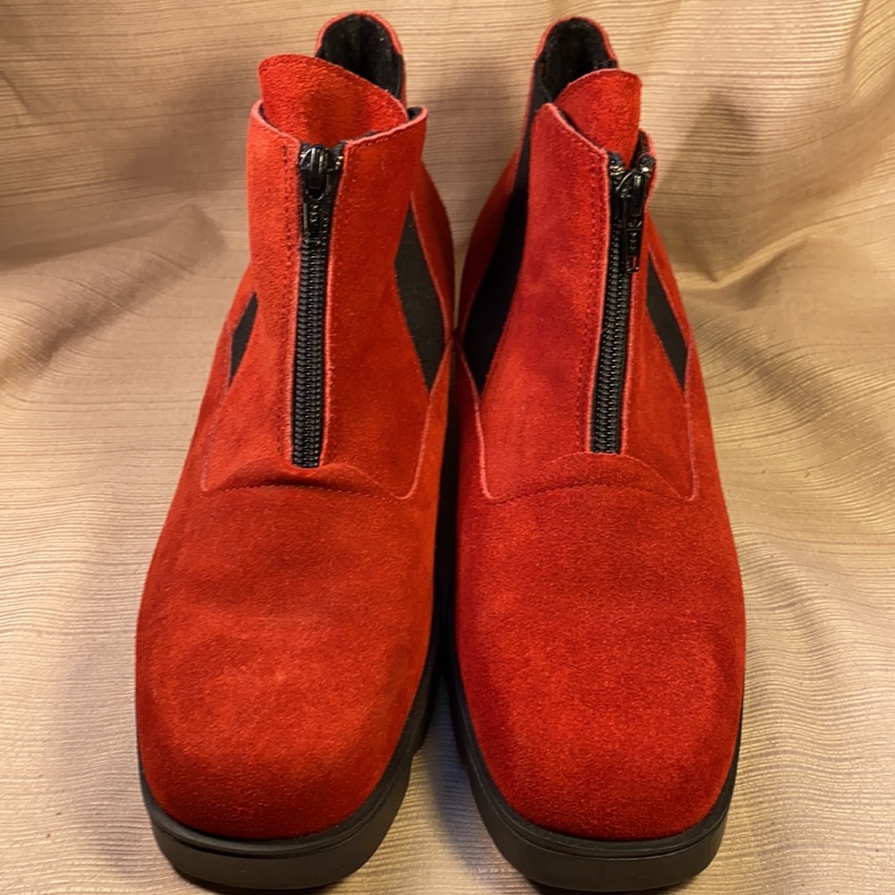 Barbo NWOT leather booties made in Canada 🇨🇦 - Picture 15 of 16